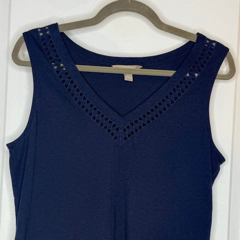 Banana Republic Sz M Dark Navy Blue V-neck Eyelet Trim Neckline | EUC